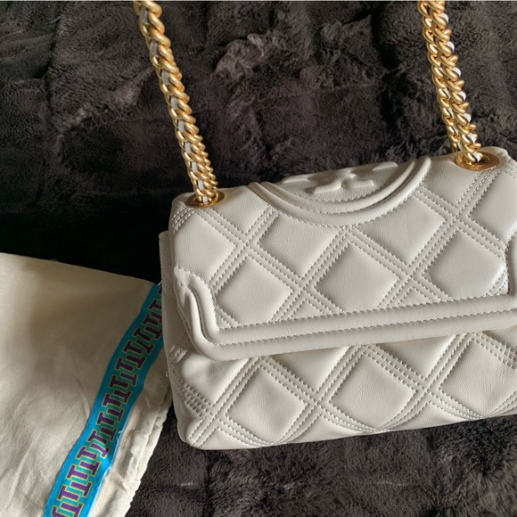 Tory Burch bag amazing condition used handful of times - Picture 9 of 11